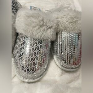 Cat and Jack Women's Sequin Scuff Slippers